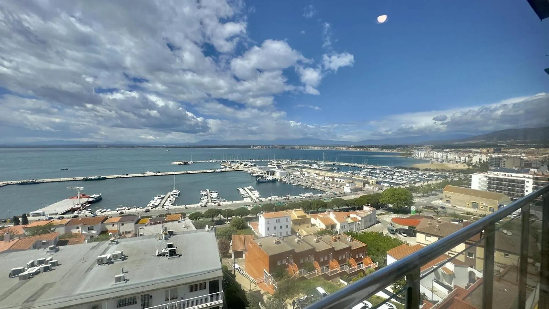 Monaco Apartment Roses