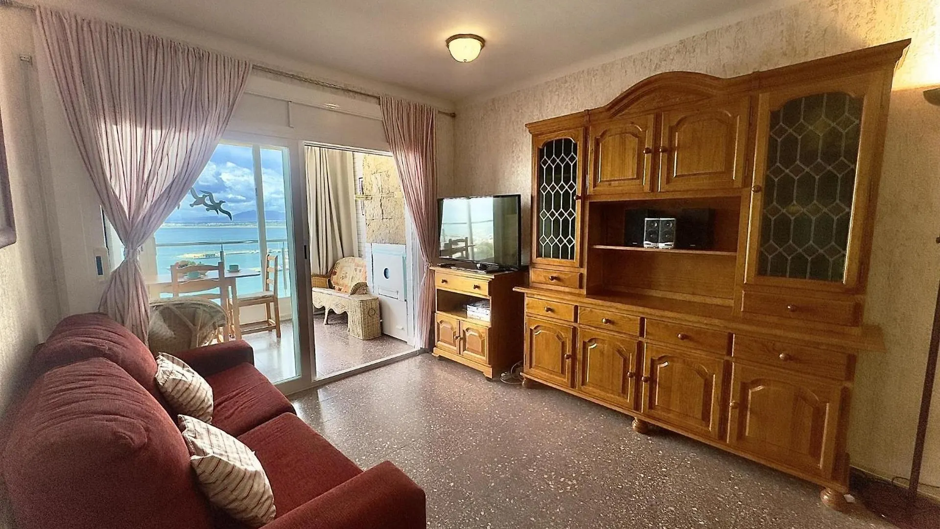 Monaco Apartment Roses
