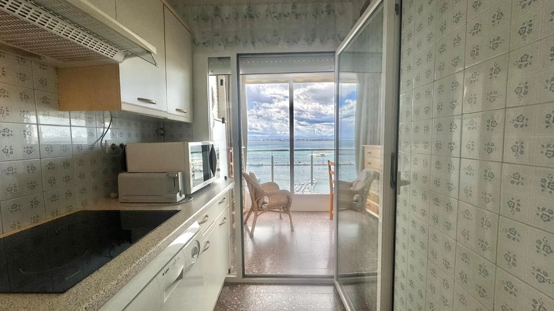 Monaco Apartment Roses Spain